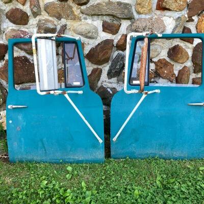 541. 1964 International Harvester Model 1600 Pair of Doors with Wing Windows No Rust