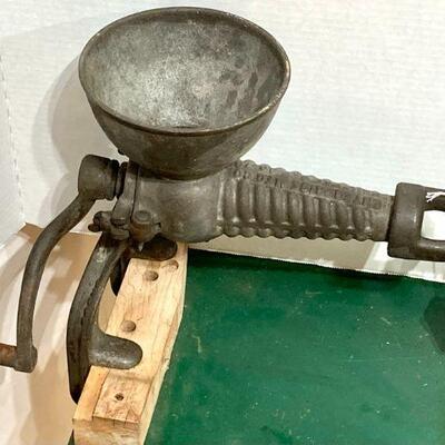 154. Enterprise Co Philadelphia Fruit Press 1894