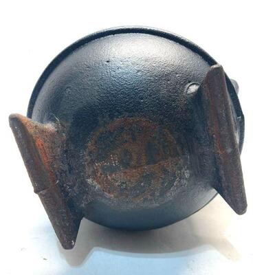 186. Fire Starter Cast Iron Pot