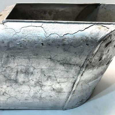 182. Large Metal Store Scoop
