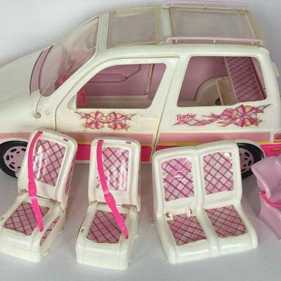 551. Rare Vintage 1995 Mattel Barbie Picnic Mini Van with Accessories
