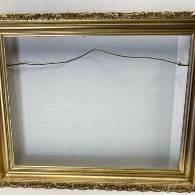 531. Vintage Guild Picture Frame 20x24