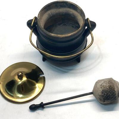 186. Fire Starter Cast Iron Pot