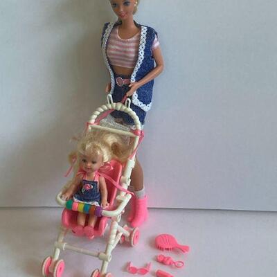 546. Vintage Barbie & Kelly Strollin Fun, Stroller, Waving Kelly, and accessories