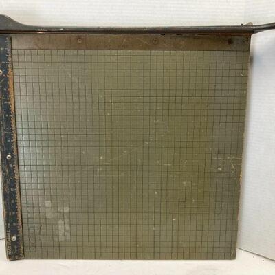 522. National Vintage Paper Cutter 20x20 Ruled and Graphed 