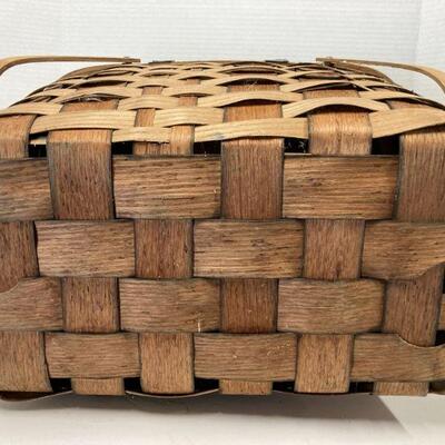 517. Woven Hardwood Picnic Basket Basketville Putney Vermont 