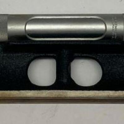 432. The L.S. Starrett Co Machinist Level with Cast Iron Base 12.25 inches