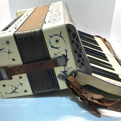 173. Vintage Accordion-Horner Made in Germany
