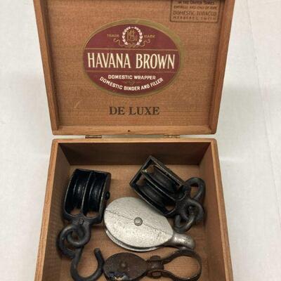 425. Havana Brown Cigar Box with Pullies