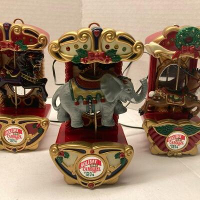 346. Circus Holiday Carousel with Collide scope Tested and Working
