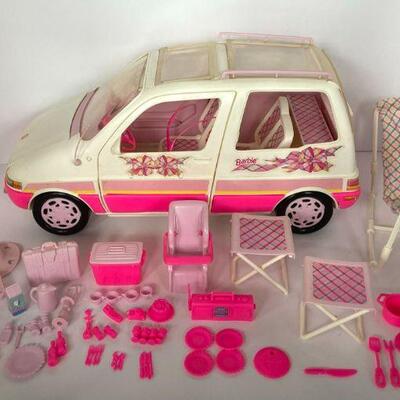 551. Rare Vintage 1995 Mattel Barbie Picnic Mini Van with Accessories
