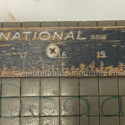 522. National Vintage Paper Cutter 20x20 Ruled and Graphed 