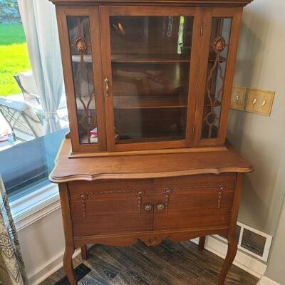 Beautiful Antique Hutch/Buffet