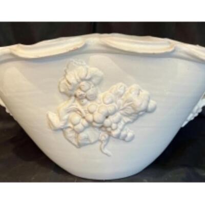 Scalloped Edge Ceramic ITALIAN CENTERPIECE