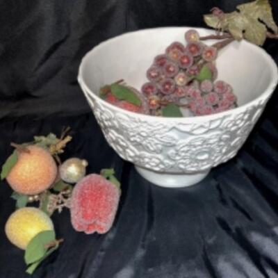 PORCLEAIN FOOTED BOWL With Glittered Decorative Fruit