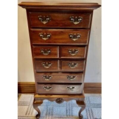 Fantastic Mahogany Chest Of Drawers With 6 Drawers