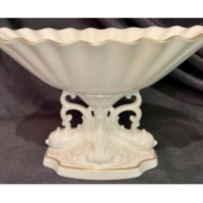 LENOX Footed TROPHY URN Trimmed With 24K Gold