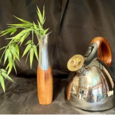 NAMBE Showstopping TEA KETTLE And BUD VASE