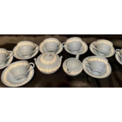 WEDGWOOD Embossed QUEENSWARE Made In England  