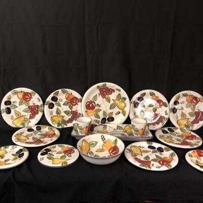 Oneida Vintage Fruit Serving Dishes: Plates, Trays