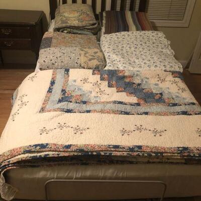 Coverlets/Bedspreads