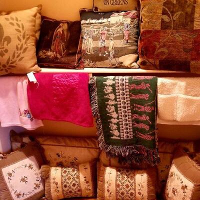 pillow room  3 to.$5