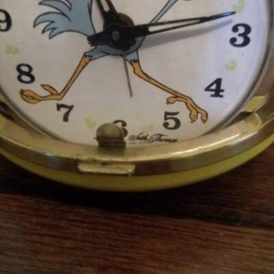 great vintage Road Runner  travel clock byWarner brothers works great
