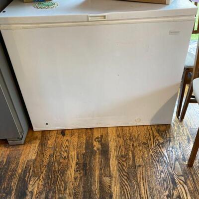 Frigidaire chest freezer