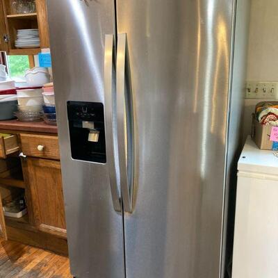 Whirlpool side by side fridge