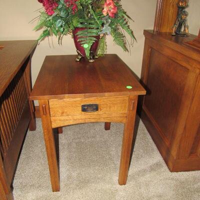 Stickley end table 