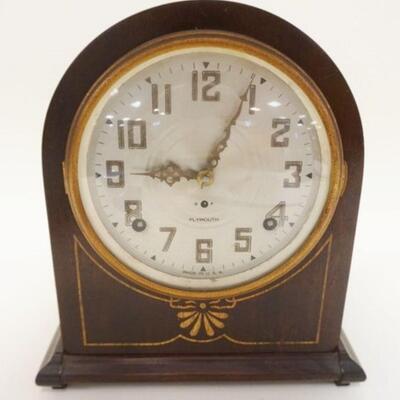 1226	MANTLE CLOCK BY THE PLYMOUTH CLOCK CO. CONNETICUT IN A MAHOGANY CASE, APPROXIMATELY 5 1/4 IN X 9 IN X 10 IN
