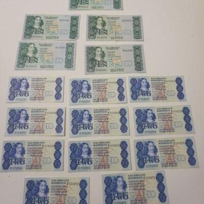 1164	SOUTH AFRICAN RESERVE BANK 16 PIECE LOT PAPER CURRENCY, 10 RAND & 2 RAND BANK NOTES
