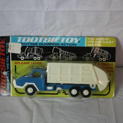 Tootsie Toy Trash Truck