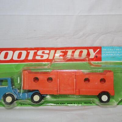 Tootsie Toy Cattle Car