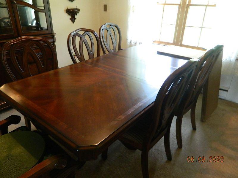 Nobil's New Lenox estate Sale!