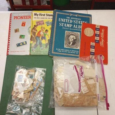 https://www.ebay.com/itm/125384193648	LAN3639 VINTAGE LOT OF POSTAGE STAMPS, 1600 PLUS STAMPS, 5 STAMP BOOKS 
