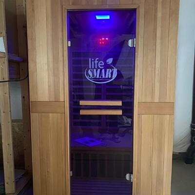 LifeSmart LS-TCED-IC2 Infracolor Sauna, Remote Control, Chromotherapy, MP3 
Player- See 