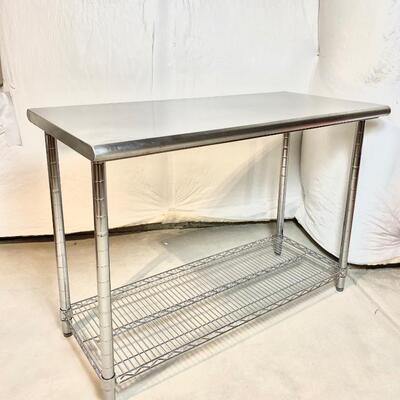 Stainless steel work table
See 