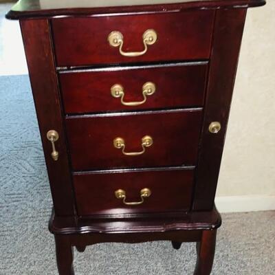 FREE STANDING JEWELRY CHEST