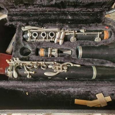 #2806 â€¢ Clarinet With Case