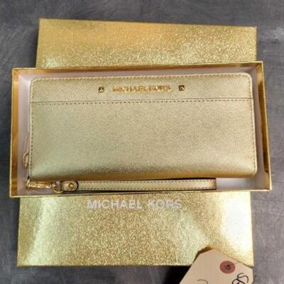 #2652 â€¢ Michael Kors Wallets