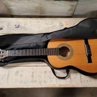 2804: Yamaha Acoustic Guitar 