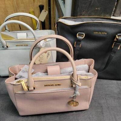 #2656 â€¢ Michael Kors Purses