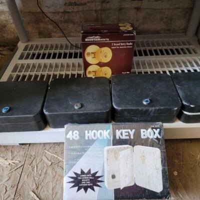 #9014 â€¢ 5 Key Boxes, 2 Keyed Entry Knobs