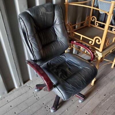 #10496 â€¢ Desk Chair Measures Approx:28" x 27" x 41".