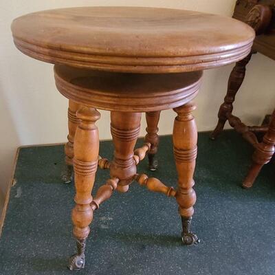 Adjustable wood piano/organ stool w/glass ball claw feet