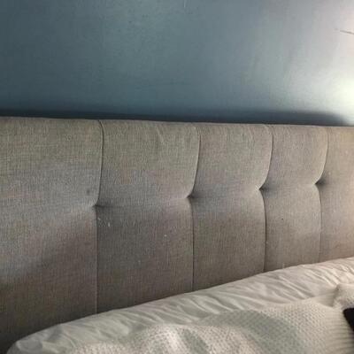 King bed with 4 storage drawers $399