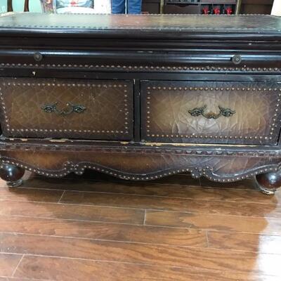 coffee table $139
44 X 22 X 22"