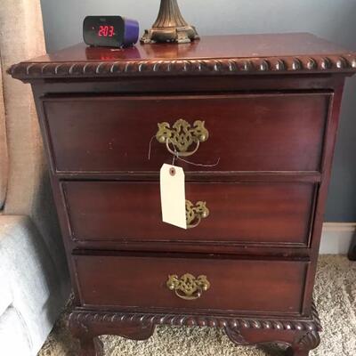 nightstand $99
23 X 16 X 29"