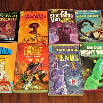 Hundreds of pulp sci-fi novels